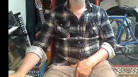 Snapshot of updownunder chatting on 09.29.25 Freddie online show from 09.29.25