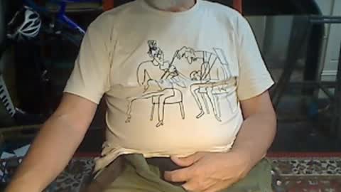 Snapshot of updownunder chatting on 03.04.26 Freddie online show from 03.04.26