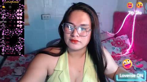 Snapshot of ur_baby_rebbecca chatting on 12.13.24 SINGLE online show from 12.13.24