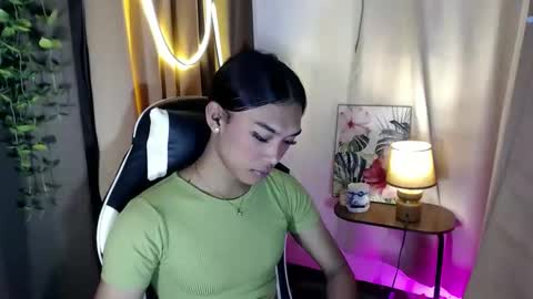 ur_dazzlingmorenaxx online show from 11.11.25