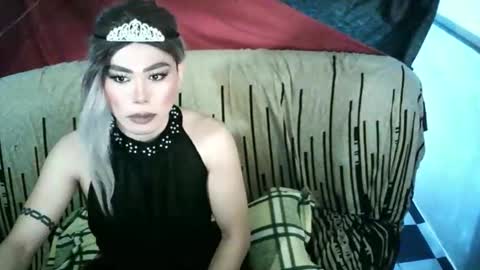 Snapshot of ur_dominatrix chatting on 04.19.26 MISS ANNA online show from 04.19.26