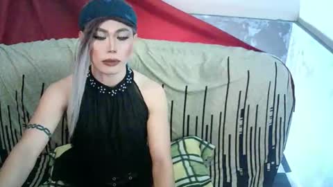Snapshot of ur_dominatrix chatting on 04.29.26 MISS ANNA online show from 04.29.26