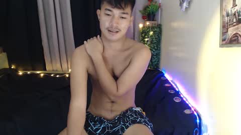 ur_hugechinito online show from 03.10.25