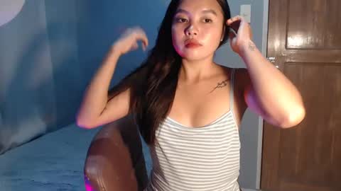 Snapshot of ur_myangel02 chatting on 03.06.25 angel online show from 03.06.25