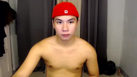 Snapshot of urasian_hardcockxx chatting on 12.04.24 milly online show from 12.04.24