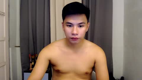 Snapshot of urasian_hardcockxx chatting on 02.22.25 milly online show from 02.22.25