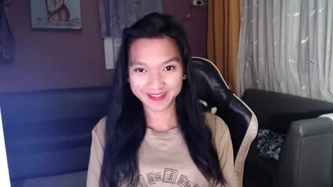 NEWRA  ALLISON online show from 11.04.25