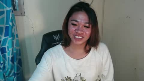 Snapshot of urasian_pinayxxx chatting on 04.30.26 Alvie online show from 04.30.26