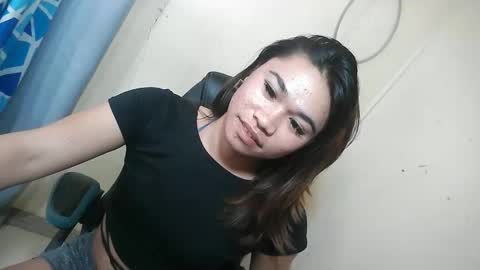 Snapshot of urasian_pinayxxx chatting on 05.04.26 Alvie online show from 05.04.26