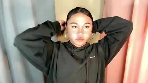 Snapshot of urasian_pinayxxx chatting on 05.05.26 Alvie online show from 05.05.26