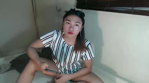 Snapshot of urasian_pinayxxx chatting on 05.08.26 Alvie online show from 05.08.26