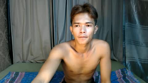 Snapshot of urasian_rey chatting on 06.17.26 urasian_rey online show from 06.17.26