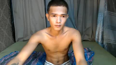 Snapshot of urasian_rey chatting on 06.26.26 urasian_rey online show from 06.26.26