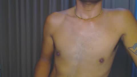 Snapshot of urasianversahunkxx chatting on 10.05.25 johnzen online show from 10.05.25