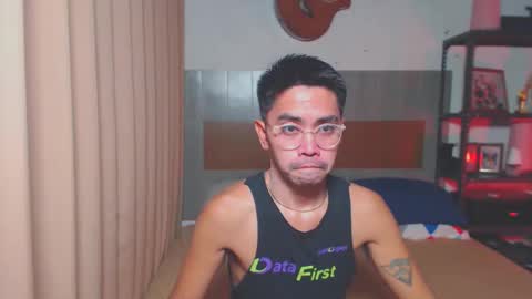 Snapshot of urasianversahunkxx chatting on 11.06.25 johnzen online show from 11.06.25