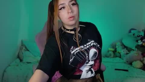 Snapshot of urbaby6irl chatting on 02.17.26 Danielle online show from 02.17.26