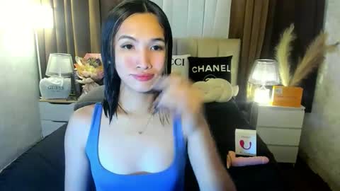 Snapshot of urblossom_princess chatting on 10.21.25 urblossom_princess online show from 10.21.25