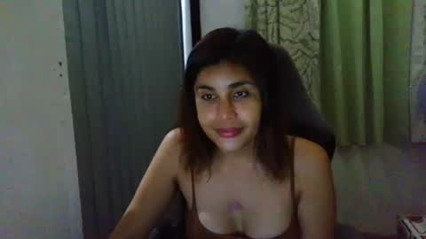 Snapshot of urblossom_vergoxx chatting on 07.04.26 urblossom_vergoxx online show from 07.04.26
