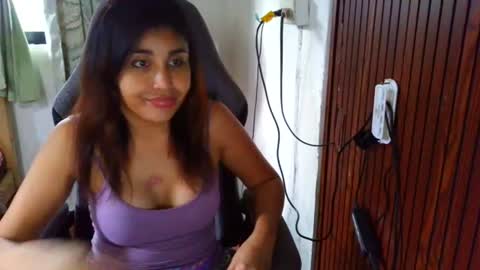 Snapshot of urblossom_vergoxx chatting on 07.07.26 urblossom_vergoxx online show from 07.07.26