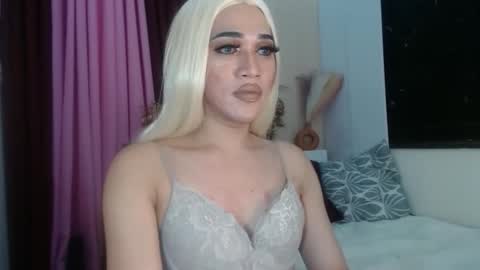 KENDALL online show from 04.12.26