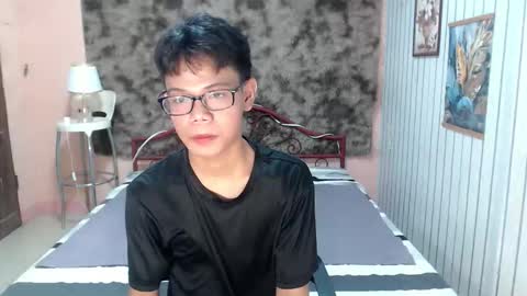 urdreamboy_doms online show from 05.03.26