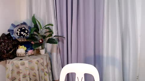 Trixie online show from 02.08.25