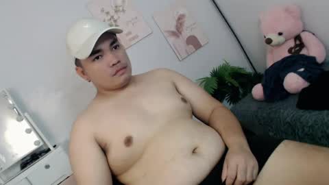 Snapshot of ure_fattytoy143 chatting on 07.13.26 ure_fattytoy143 online show from 07.13.26