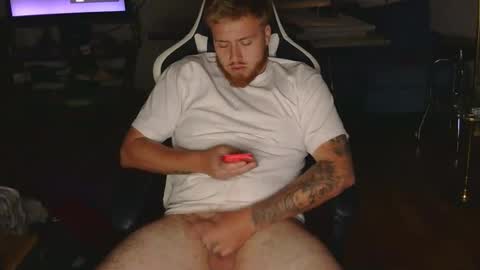 Snapshot of urfavkingusa chatting on 11.22.25 urfavkingusa online show from 11.22.25