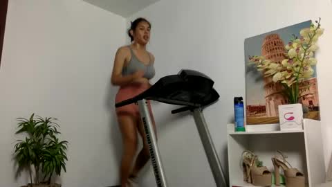 Angela Cullens online show from 02.06.25