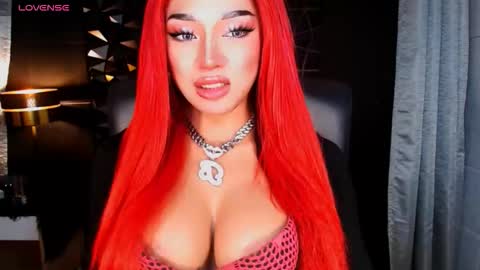 Snapshot of urgoddess_bella chatting on 10.16.25 My bella 3 online show from 10.16.25