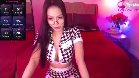 Snapshot of urgoddessofsex chatting on 01.22.25 angela online show from 01.22.25