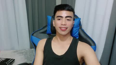 Snapshot of urguy_francis chatting on 02.18.25 urguy_francis online show from 02.18.25