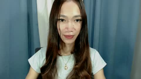 Snapshot of urhot_athena chatting on 06.19.26 urhot_athena online show from 06.19.26