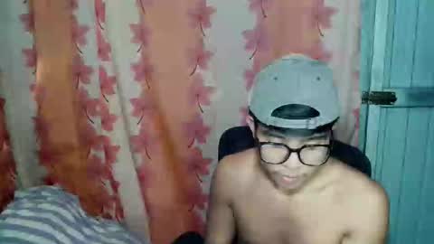 Snapshot of urhot_jeremyxx chatting on 11.27.25 jeremy online show from 11.27.25