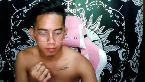 Snapshot of urhot_joshxx chatting on 02.12.25 Josh online show from 02.12.25