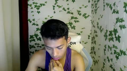 Snapshot of urhotfuckingass chatting on 01.04.25 richard online show from 01.04.25