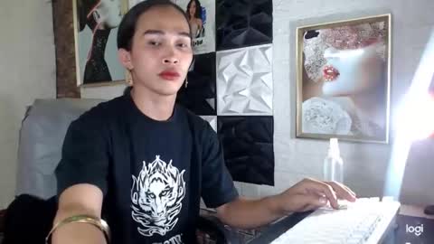 Kendall online show from 09.21.25