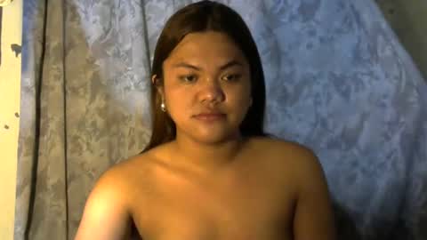 Snapshot of urhottie_bella chatting on 04.28.26 urhottie_bella online show from 04.28.26
