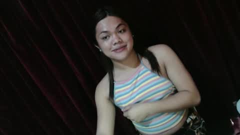 Snapshot of urhottie_bella chatting on 05.13.26 urhottie_bella online show from 05.13.26