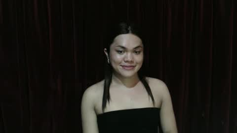 Snapshot of urhottie_bella chatting on 05.17.26 urhottie_bella online show from 05.17.26
