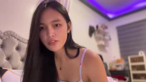 Amira online show from 11.11.25