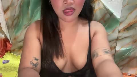 Snapshot of urlady_kitty chatting on 11.21.25 hottie kitty online show from 11.21.25