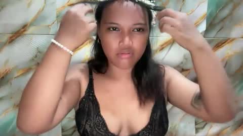 Snapshot of urlady_kitty chatting on 12.02.25 hottie kitty online show from 12.02.25
