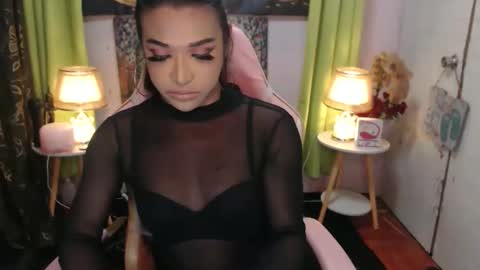 Queen Nicole online show from 02.17.25