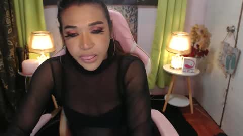 Queen Nicole online show from 02.17.25