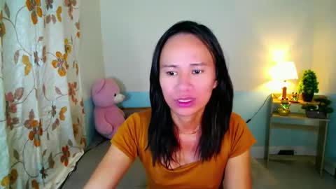 urlovely_che online show from 10.21.25