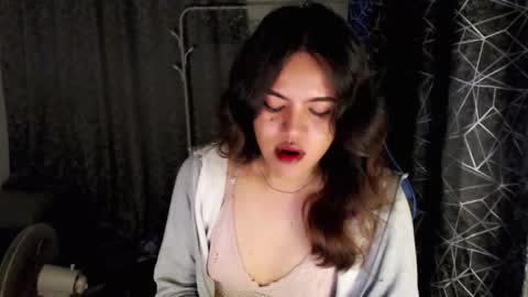 Snapshot of urlovely_hait chatting on 03.08.26 Sham online show from 03.08.26