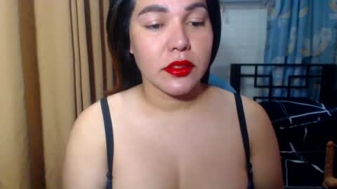 Snapshot of urlovercockxxx chatting on 06.28.26 janah online show from 06.28.26