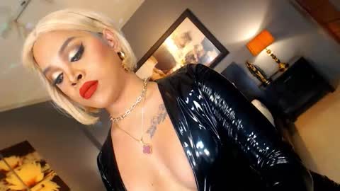 UrMajestyTyra online show from 01.15.26