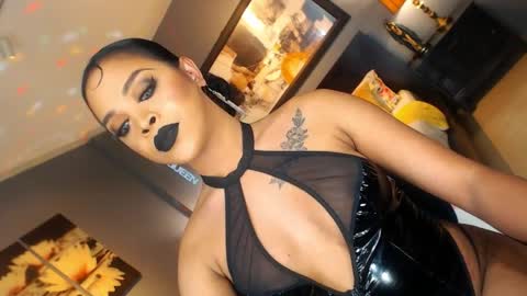 UrMajestyTyra online show from 04.06.26